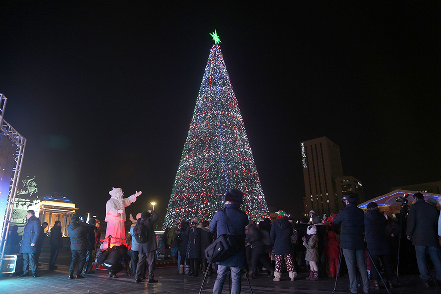 Д.Сүхбаатарын талбайн “Сүлд мод”-ны гэрэл асаах ёслол маргааш болно